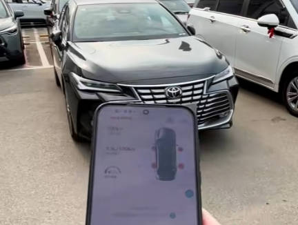 Connected vehicles and fleet intelligence with mobile apps